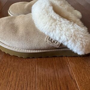 UGG Cluggette Beige Suede Slippers with Sheepskin Lining